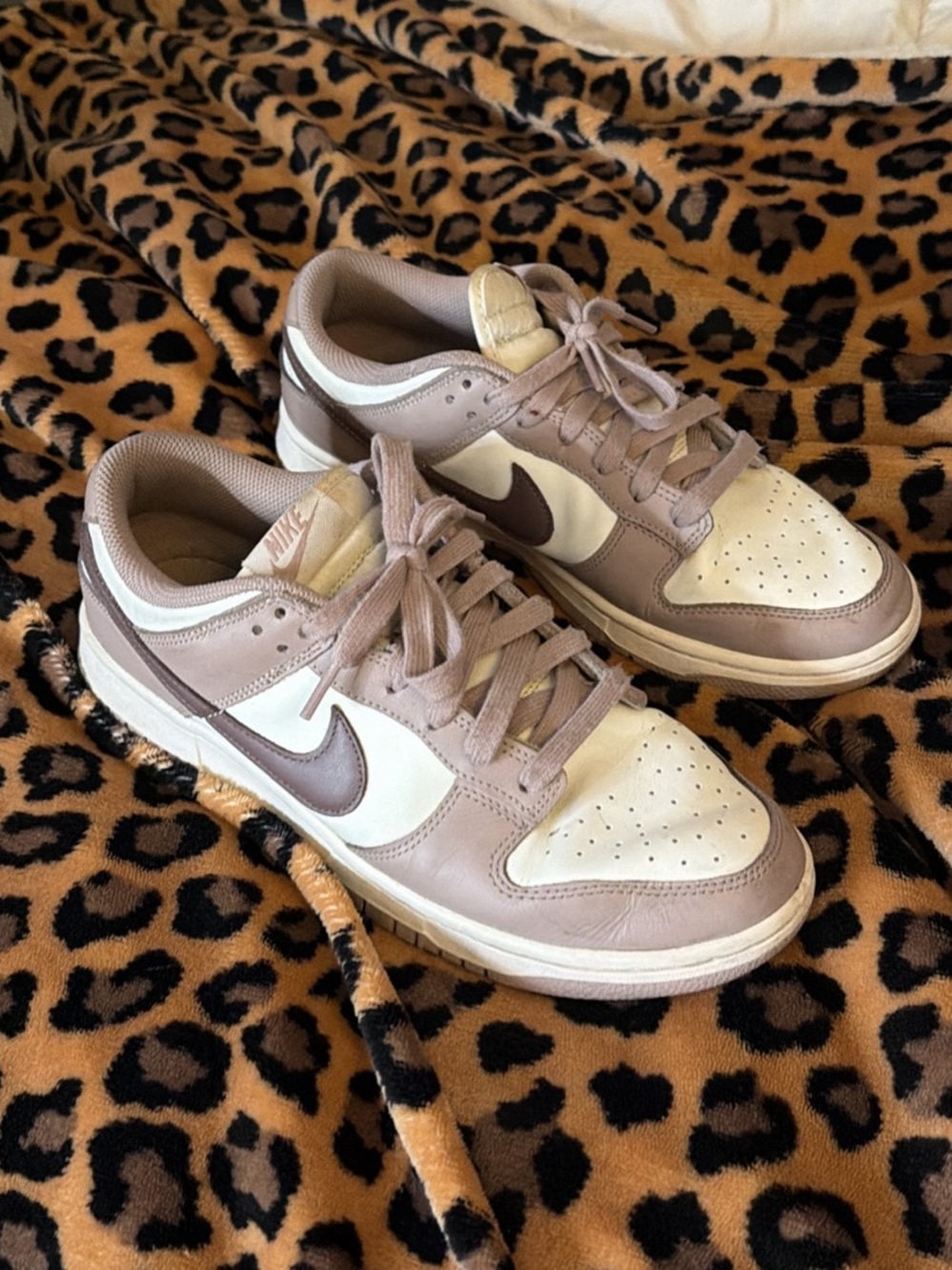 Nike Women's Low-Top Sneakers in Mauve and White